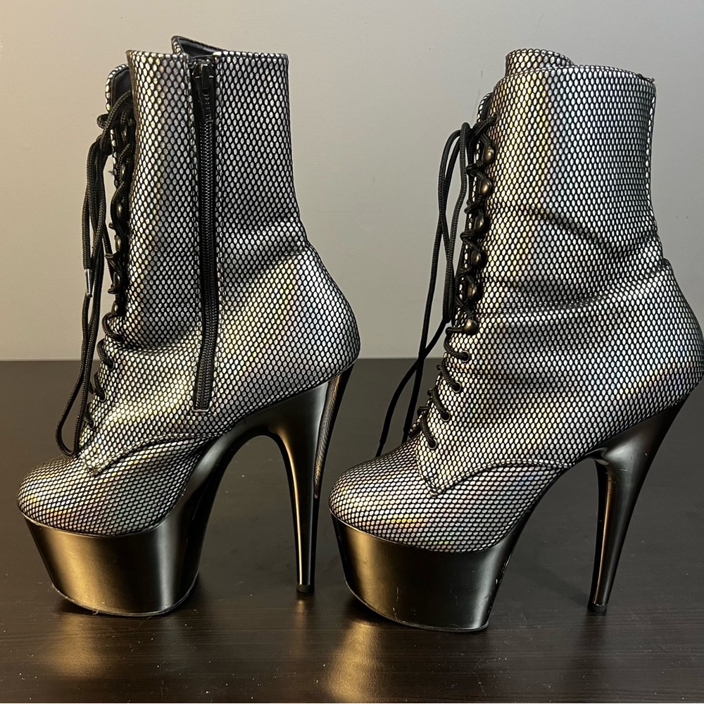 Pleaser’s Shoes Adore-1020HFN
Holographic Rainbow Fishnet